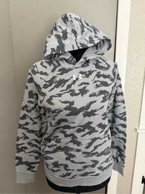 Under Armour Gray Camo Youth Hoodie Sweatshirt